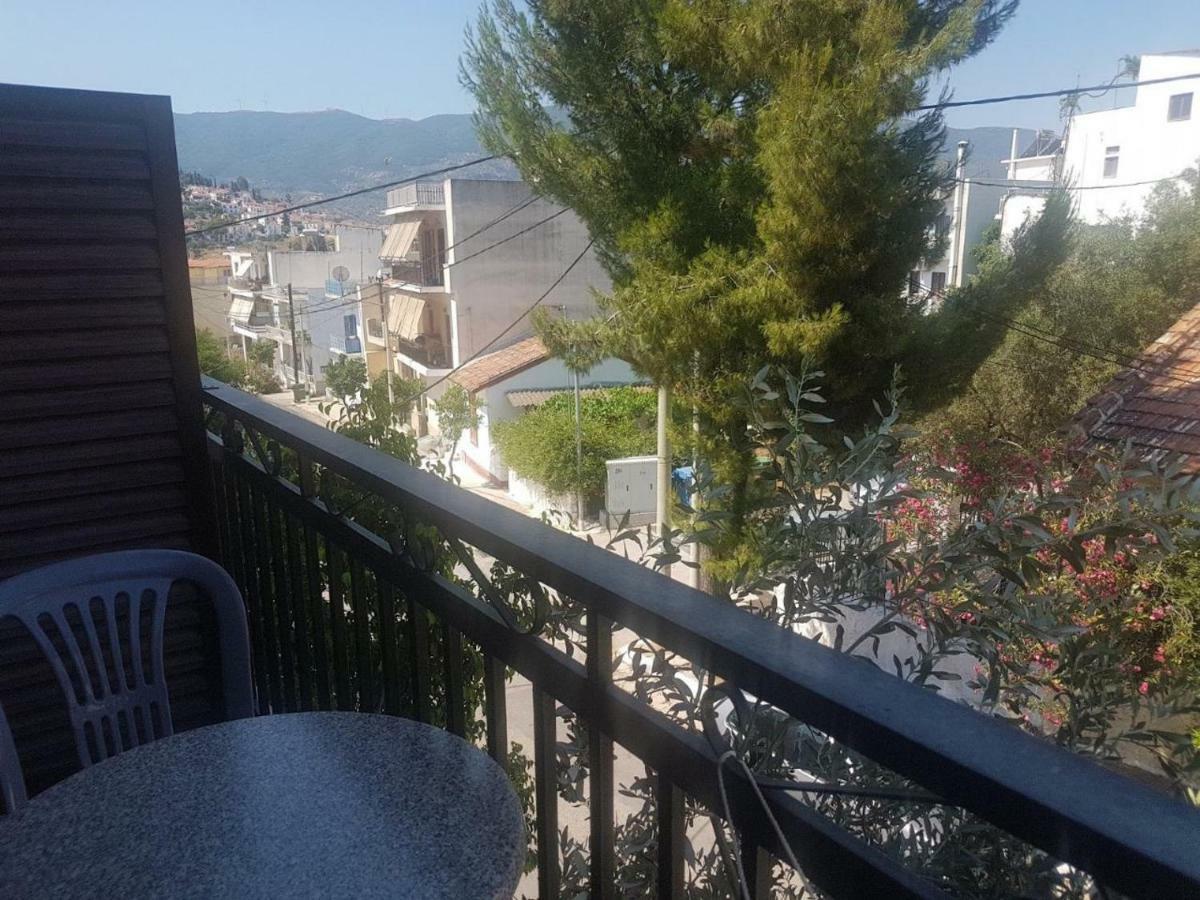 Apartamento Valerie'S House Poros Town Exterior foto